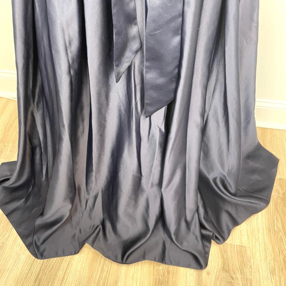 Xscape 3D Floral Applique Illusion Bodice Ball Gown In Navy Size 18W New - Picture 5 of 16